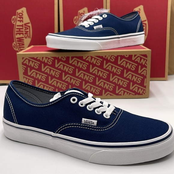 Vans Men’s Authentic (Angstrping) Dress blue/True White
VN000EE332D
Sneakers - Picture 15 of 16